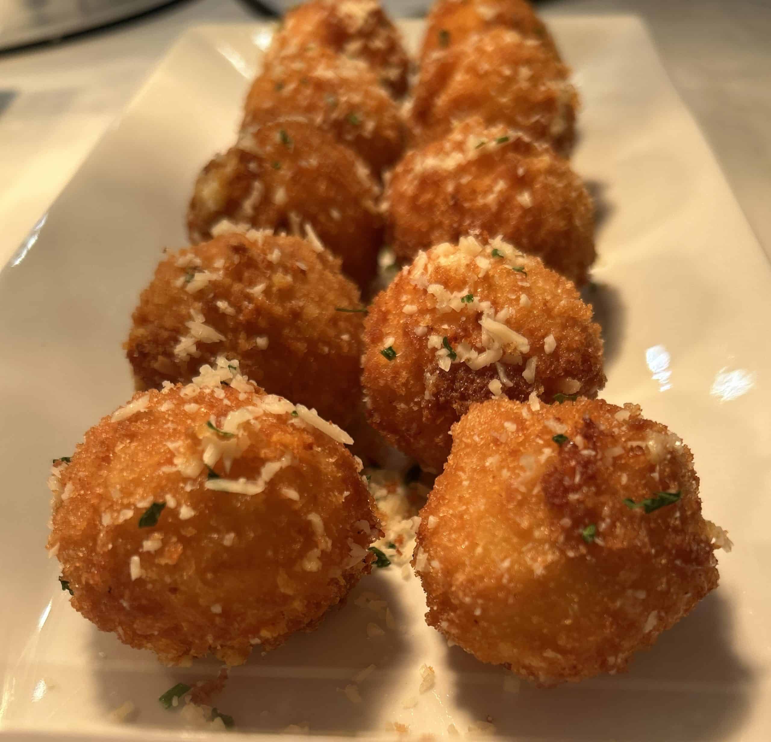 Fried Mac n Cheese Balls